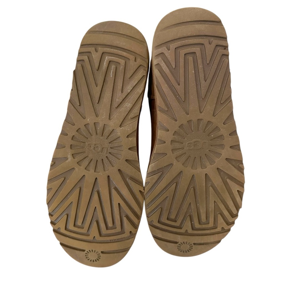 UGG Women's Classic Short II Tan Size 9 - Picture 5 of 7